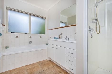 Photo of property in 14 Chatsfield Place, Te Kamo, Whangarei, 0112