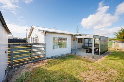 Photo of property in 4 Te Awa Street, Foxton Beach, Foxton, 4815