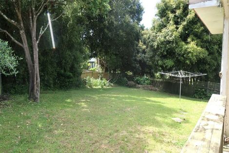 Photo of property in 2/2 Flavia Close, Torbay, Auckland, 0630