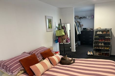 Photo of property in 120 Seaview Road, Westown, New Plymouth, 4310