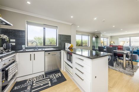 Photo of property in 87 Naylors Drive, Mangere, Auckland, 2022