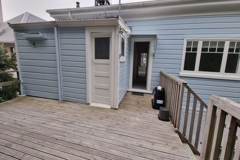 Photo of property in 16 Lindum Terrace, Roseneath, Wellington, 6011