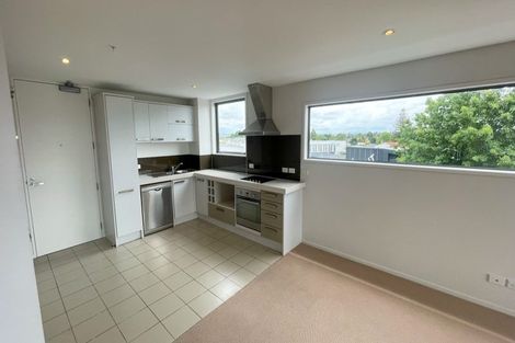 Photo of property in Bella Vista, 2d/84 Gunner Drive, Te Atatu Peninsula, Auckland, 0610