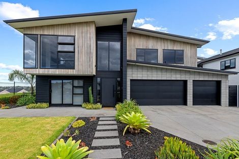 Photo of property in 46 Maka Terrace, Orewa, 0931