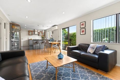 Photo of property in 23 Reeves Road, Pakuranga, Auckland, 2010