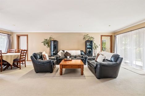 Photo of property in 60 Royal View Road, Te Atatu South, Auckland, 0610