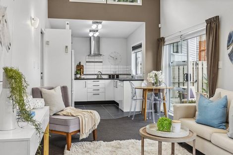 Photo of property in 16a Lincoln Avenue, Tawa, Wellington, 5028