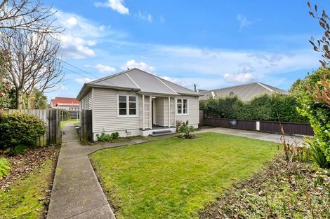 Photo of property in 42 Pitcairn Crescent, Bryndwr, Christchurch, 8053