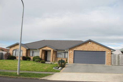 Photo of property in 8 Castlehill Court, Wattle Downs, Auckland, 2103