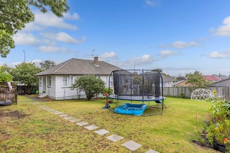 Photo of property in 33 Line Road, Glen Innes, Auckland, 1072