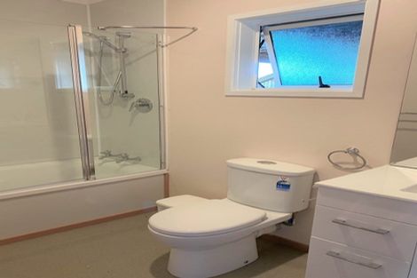 Photo of property in 30 Beach Road, Onerahi, Whangarei, 0110