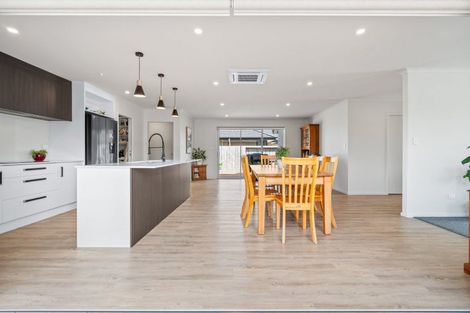 Photo of property in 67 Kaurinui Crescent, One Tree Point, 0118