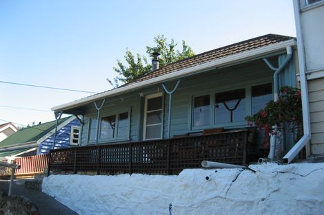 Photo of property in 7 Hawkhurst Road, Lyttelton, 8082