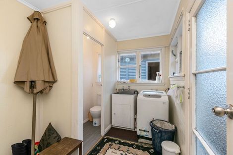 Photo of property in 33 Ranui Terrace, Tawa, Wellington, 5028