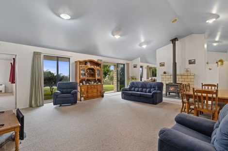 Photo of property in 800 Tuhikaramea Road, Ngahinapouri, Hamilton, 3290