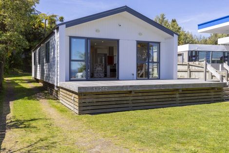 Photo of property in 1/202 Lake Terrace, Waipahihi, Taupo, 3330