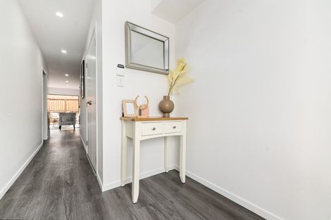 Photo of property in 20 Sabot Place, Massey, Auckland, 0614