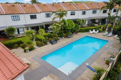 Photo of property in 3/21 Armoy Drive, East Tamaki, Auckland, 2016