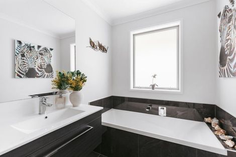 Photo of property in 13 Shoreview Close, Omokoroa, 3114