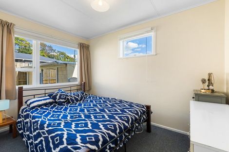Photo of property in 15 Nash Street, Marfell, New Plymouth, 4310