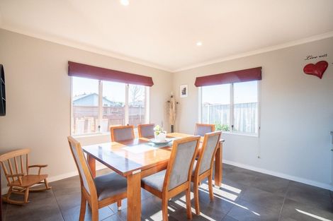 Photo of property in 19 Branigan Parade, Kelvin Grove, Palmerston North, 4414