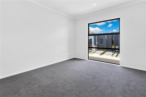 Photo of property in 32 Vincent Mcgrath Crescent, Swanson, Auckland, 0614