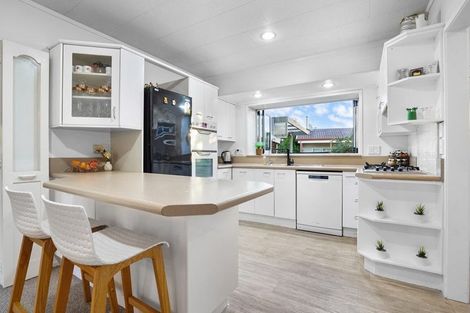 Photo of property in 1 Camellia Place, Hamilton Lake, Hamilton, 3204