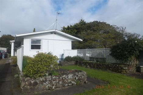Photo of property in 13 Segedin Place, Glenfield, Auckland, 0629