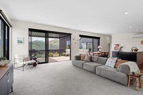 Photo of property in 93 Spur Ridge Rise, Jacks Point, 9371