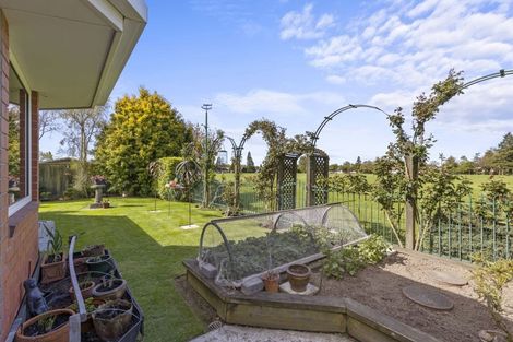 Photo of property in 36 Farnswood Place, Redwood, Christchurch, 8051