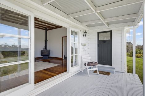 Photo of property in 75 Heights Road, Shannon, Palmerston North, 4474