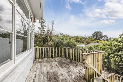 Photo of property in 9 Victory Crescent, Tawa, Wellington, 5028