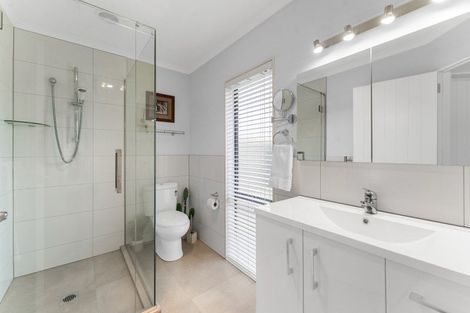 Photo of property in 2 Carlsberg Place, Papamoa Beach, Papamoa, 3118