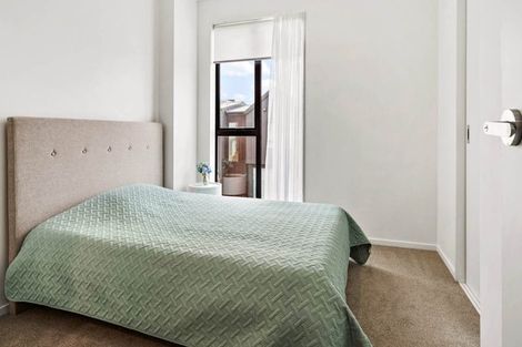 Photo of property in 93 Waipuhinui Way, Wiri, Auckland, 2104