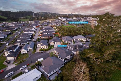 Photo of property in 2 Tarara Lane, Kumeu, 0810