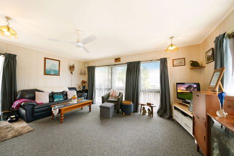 Photo of property in 2/30 Fraser Road, Narrow Neck, Auckland, 0624