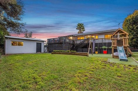 Photo of property in 9 West Harbour Drive, West Harbour, Auckland, 0618