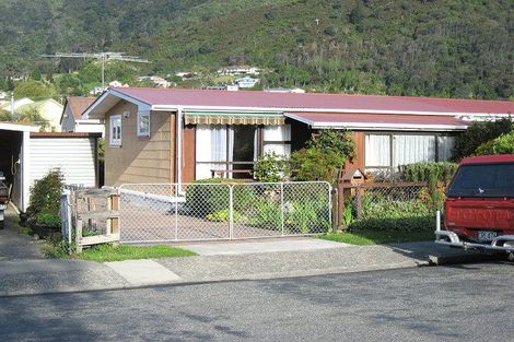 Photo of property in 22a York Street, Picton, 7220