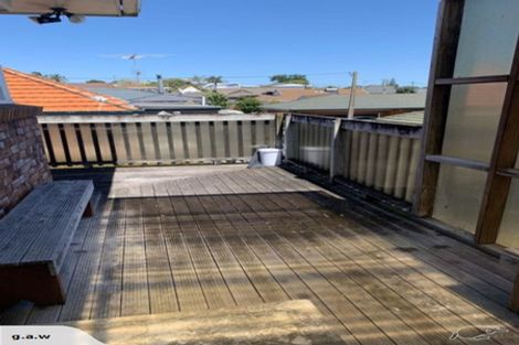 Photo of property in 1/111 Shakespeare Road, Milford, Auckland, 0620