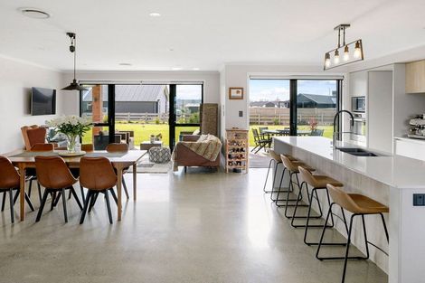 Photo of property in 43 Seachange Drive, Leamington, Cambridge, 3432