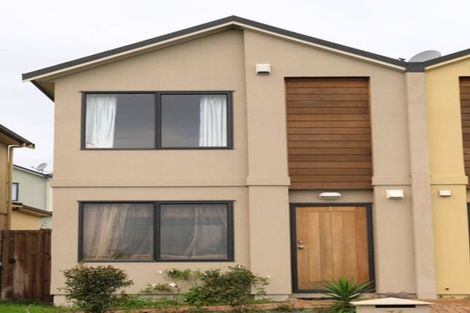 Photo of property in 74 Tiger Drive, Golflands, Auckland, 2013