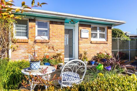 Photo of property in 12 Titoki Avenue, Waipahihi, Taupo, 3330