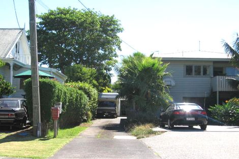 Photo of property in 2/24 Ocean View Road, Milford, Auckland, 0620