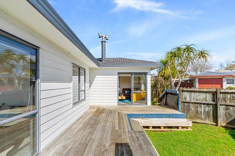 Photo of property in 106 Glen Road, Ranui, Auckland, 0612