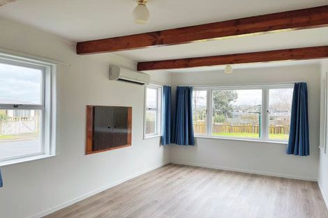 Photo of property in 3 Trinidad Road, Sunnynook, Auckland, 0620
