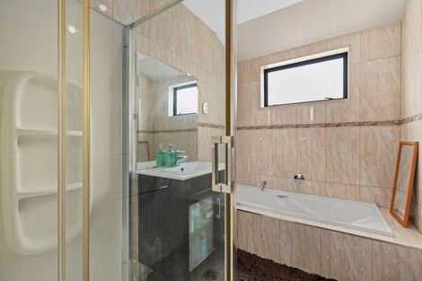 Photo of property in 100a Gloucester Road, Manurewa, Auckland, 2102