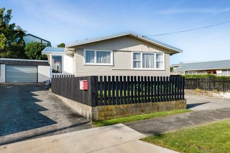 Photo of property in 19 Clearmont Crescent, Blagdon, New Plymouth, 4310