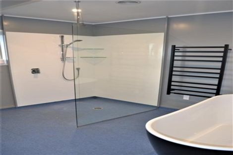 Photo of property in 110a Main Road, Tawa, Wellington, 5028