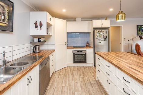 Photo of property in 18 Wanganui Road, Marton, 4710