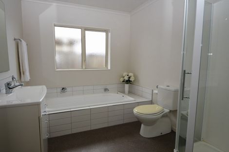 Photo of property in 242a High Street North, Carterton, 5713